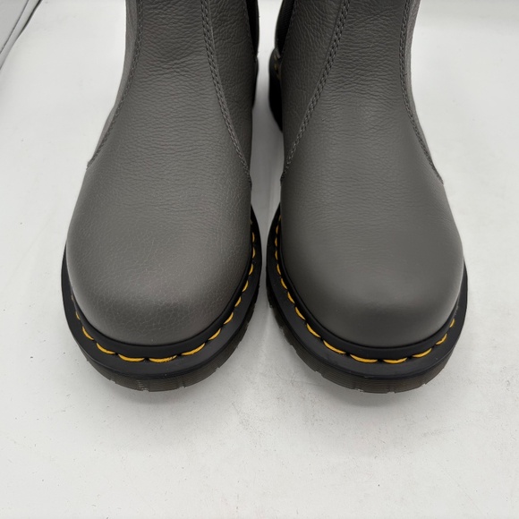 Dr. Martens 2976 Women US 10 Gray Virginia Leather Chelsea Boots New with tags - Picture 9 of 15